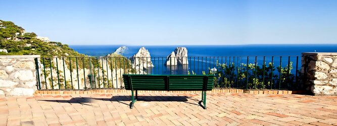 Trip Kreuzfahrten Reiseland - Capri ist eine blühende Insel mit weißen Gebäuden, die einen schönen Kontrast zum tiefen Blau des Meeres bilden. Die durchschnittlichen Frühlings- und Herbsttemperaturen liegen bei etwa 14°-16°C, die besten Reisemonate sind April, Mai, Juni, September und Oktober. Auch in den Wintermonaten sorgt das milde Klima für Wohlbefinden und eine üppige Vegetation. Die beliebtesten Orte für Capri Ferien, locken mit besten Angebote für Hotels und Ferienunterkünfte mit Werbeaktionen, Rabatten, Sonderangebote für Capri Urlaub buchen.