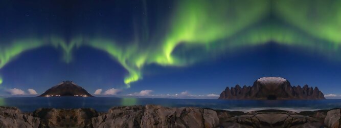 Trip Kreuzfahrten Reisetipps - Polarlichter Norwegen Tromso - Skandinaviens eiskalte Schönheit fasziniert mit atemberaubenden Nordlichtern und geradezu außerirdisch imposanten Gebirgskulissen. Land der Mitternachtssonne am Polarkreis, ein Paradies für Wanderer, Naturfreunde, Hobbyfotografen und Instagram er/innen. Tromsø liegt unter dem sogenannten „Nordpollichtoval“, das den magnetischen Nordpol wie ein Ring oder Gürtel umschließt. Hier wird das Polarlicht auch Aurora Borealis genannt. Aufgrund der Struktur des Erdmagnetfeldes sind sie in dieser Region auch in Zeiten geringer Sonnenaktivität besonders häufig und intensiv zu beobachten.