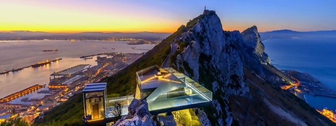 Trip Kreuzfahrten Reisetipps - Ein ehemaliger militärischer Aussichtspunkt, der in eine hochmoderne Glasplattform und einen Gehweg umgewandelt wurde, der einen unvergleichlichen Blick über das Mittelmeer bietet. Ein ununterbrochener 360º-Panorama-Aussichtspunkt, der so spektakulär ist wie nirgendwo sonst auf der Welt. Betreten Sie die 360-Grad-Umgebung und bekommen Sie ein Gefühl für die Freiheit und die Heiterkeit, die Sie beim Skywalk erleben werden. Die Militärgeschichte Gibraltars während des Zweiten Weltkriegs veranschaulicht Gibraltars Position als britische Festung seit dem frühen 18. Während des Zweiten Weltkriegs spielte Gibraltar eine wichtige Rolle sowohl im Atlantic Theatre als auch im Mediterranean Theatre und kontrollierte praktisch den gesamten Seeverkehr in und aus dem Mittelmeer vom Atlantischen Ozean.